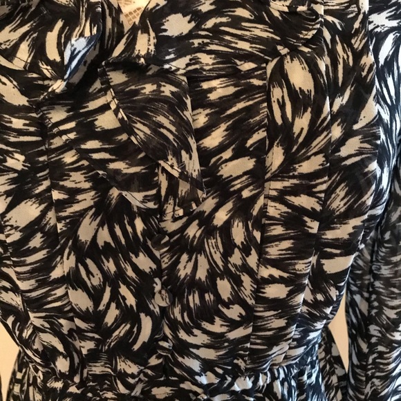 H&M Ruffle patterned dress - Picture 3 of 6